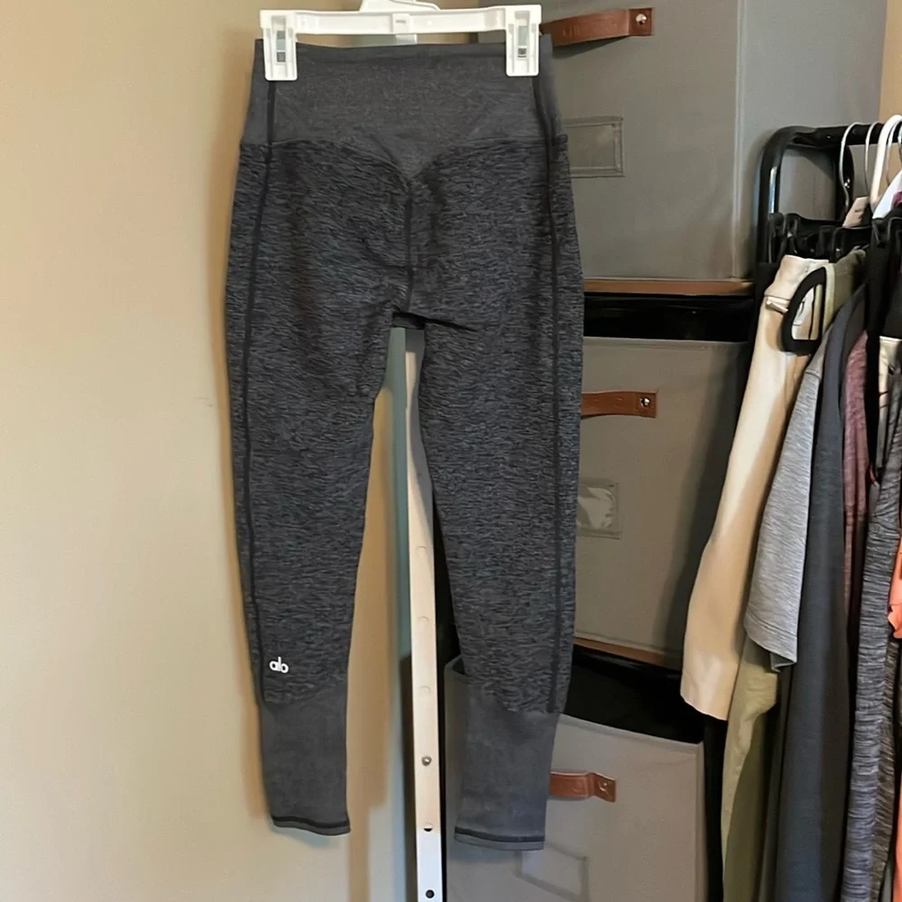 Alo Yoga Alosoft High Rise 24” 7/8 Leggings Sz Small Heather Black Grey